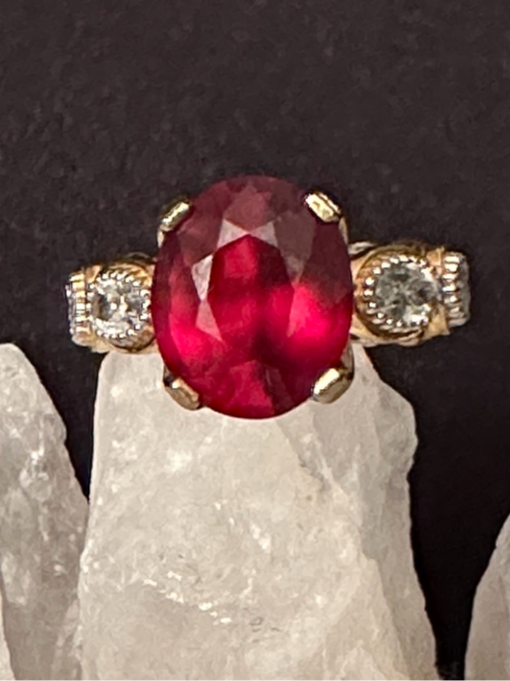 Michael Valitutti EUC garnet & white topaz ring in 925 w/ gold overlay